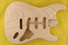 Load image into Gallery viewer, SC BODY 1pc Swamp Ash 1.7 Kg - 550420