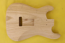 Load image into Gallery viewer, SC BODY 1pc Roasted Swamp Ash 2.3 Kg - 545334