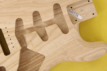 Load image into Gallery viewer, SC BODY 1pc Roasted Swamp Ash 2.3 Kg - 545334