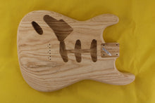 Load image into Gallery viewer, SC BODY 2pc Swamp Ash 2.6 Kg - 550390