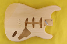 Load image into Gallery viewer, SC BODY 2pc Basswood 1.9 Kg - 550260