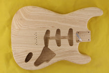 Load image into Gallery viewer, SC BODY 3pc Swamp Ash 2.2 Kg - 550062