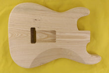 Load image into Gallery viewer, SC BODY 1pc Swamp Ash 2.2 Kg - 550796