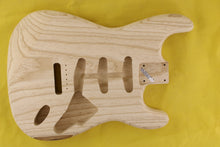 Load image into Gallery viewer, SC BODY 1pc Swamp Ash 2.1 Kg - 550802