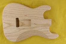Load image into Gallery viewer, SC BODY 1pc Swamp Ash 2.1 Kg - 550802