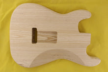 Load image into Gallery viewer, SC BODY 1pc Swamp Ash 1.9 Kg - 550819