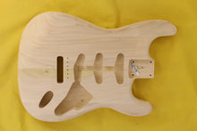 Load image into Gallery viewer, SC BODY 4pc Poplar 2.1 Kg - 546775