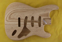 Load image into Gallery viewer, SC BODY 1pc Swamp Ash 1.8 Kg - 550413